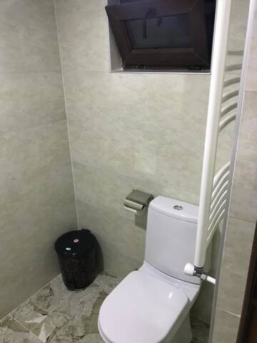 Фото номера Четырехместный номер с душем Отель Tourist Complex Khomi г. Chargali 7